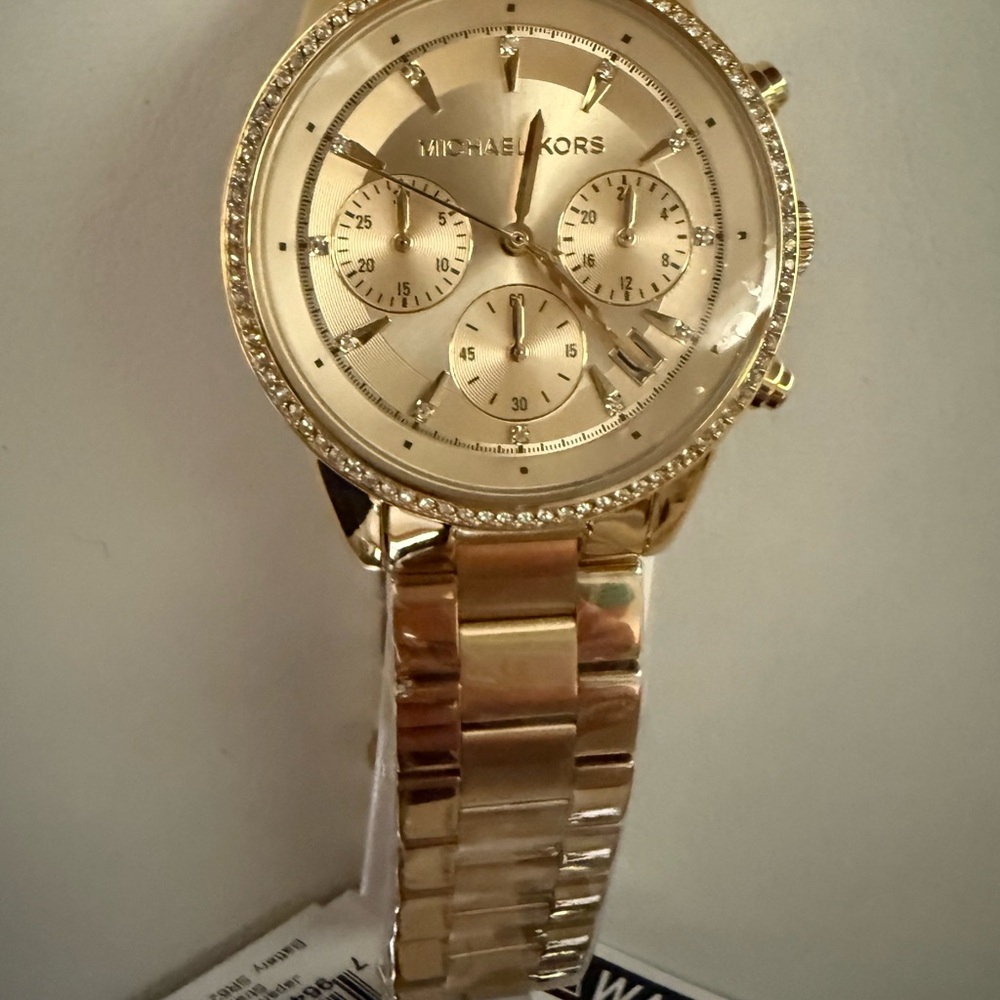 Michael Kors Bryant Chronograph Gold-Tone Stainless Steel/Crystal Women’s Watch - Picture 6 of 7